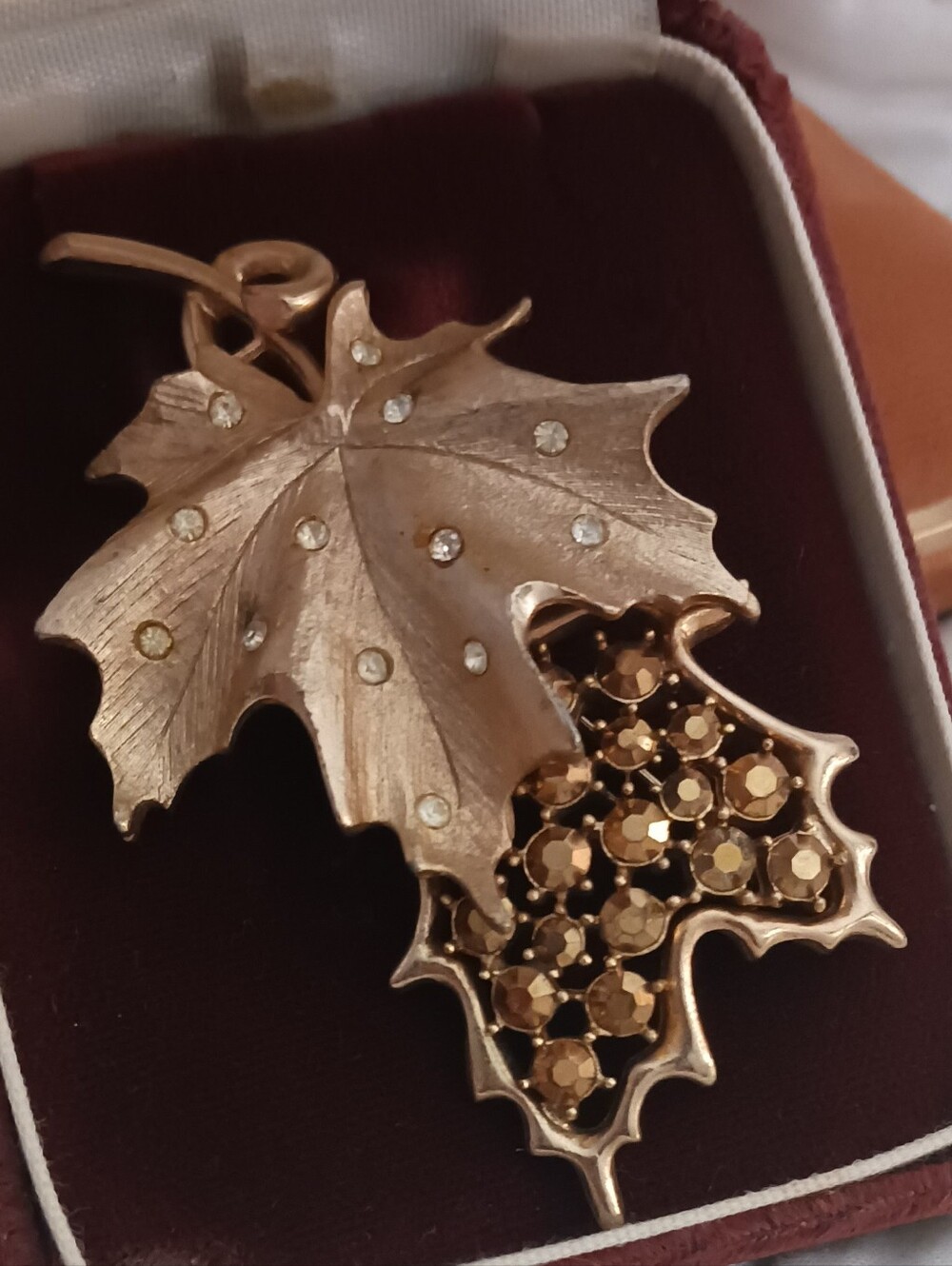 Sarah Cov Maple Leaf Brooch Fall Accessories